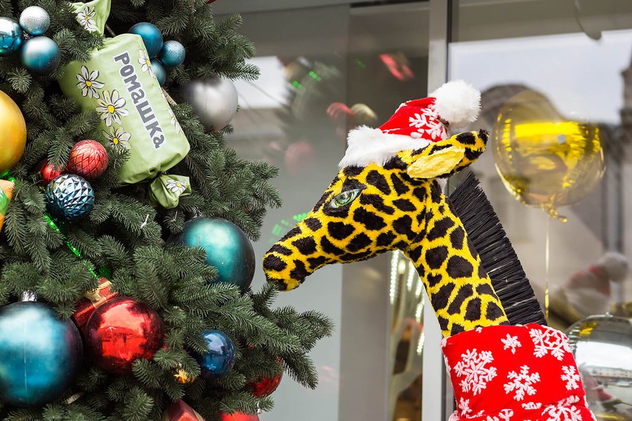Winter decoration for Vinnytsia Roshen Store 2017