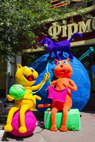 Summer decorations for Roshen Store on Arsenalnaya in Kiev 2018