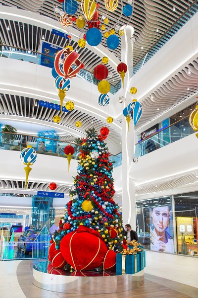 Like a fabulous winter river: scenery for the River Mall shopping center