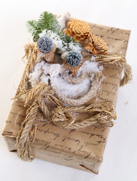 Gift wrapping with cones