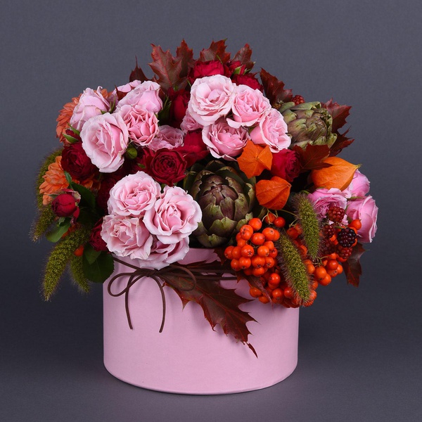 Flower composition with artichoke and rowan