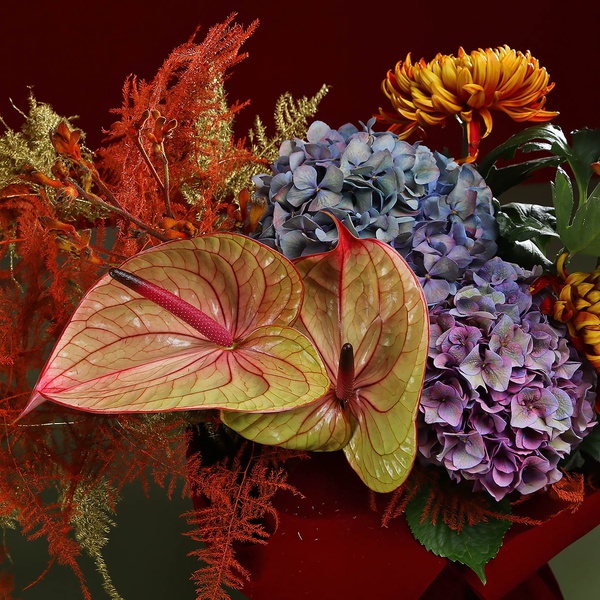 Bouquet with chrysanthemum and asparagus