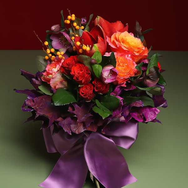 Bouquet purple-orange with ilex