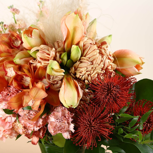 Peach bouquet with leucaspermum