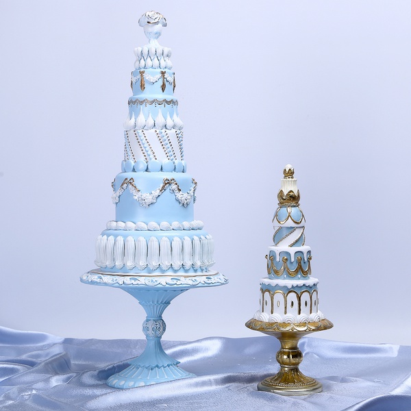 Christmas tree decor "Cake in golden glaze"