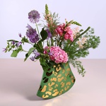 Composition of hydrangeas in a vase "JAPANESE SIGNATURE"