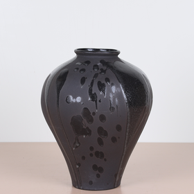 Ваза GORSHCHYK medium, чёрная