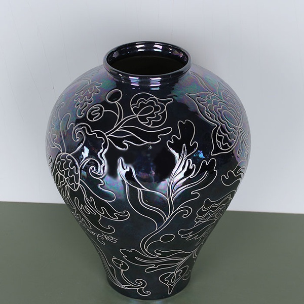 Vase HORSHCHYK MEDIUM, black with mother-of-pearl