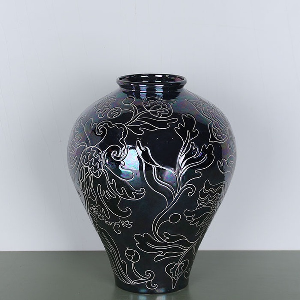 Vase HORSHCHYK MEDIUM, black with mother-of-pearl