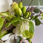 Floral composition in a pots