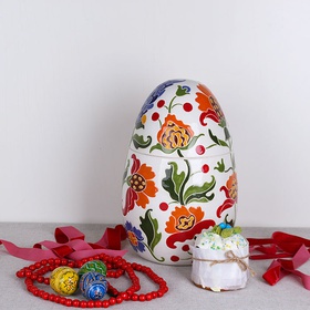 Easter pottery set with candles