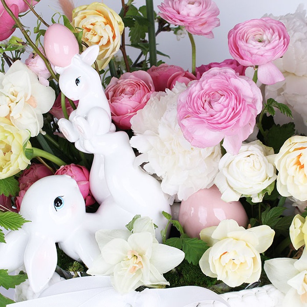 Flower composition "Marrakech" with Easter