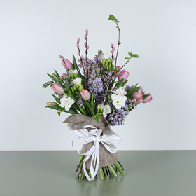 Easter bouquet with iris