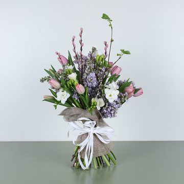 Easter bouquet with iris