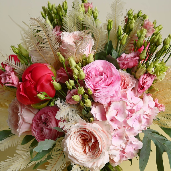 Bouquet with hydrangea and eustoma