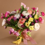Bouquet of ranunculus and tulips