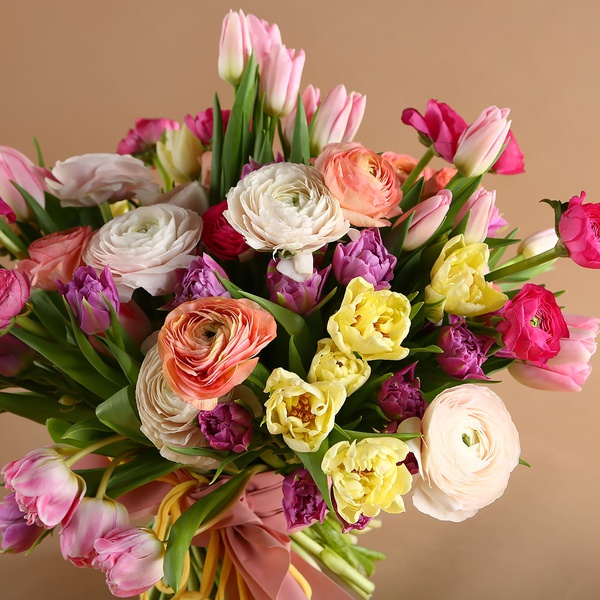 Bouquet of ranunculus and tulips