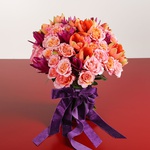 Bouquet in peach tones with turmeric