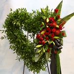 The memorial arrangement “Eternal Love”