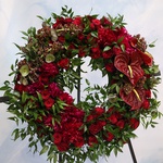 Mourning wreath in burgundy tones