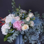 Flower bouquet Aphrodite light blue