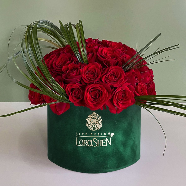 Composition with a red roses