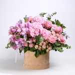 The “Pink Cloud” arrangement in a hat box