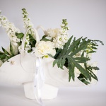 Composition in a hat "White in white"