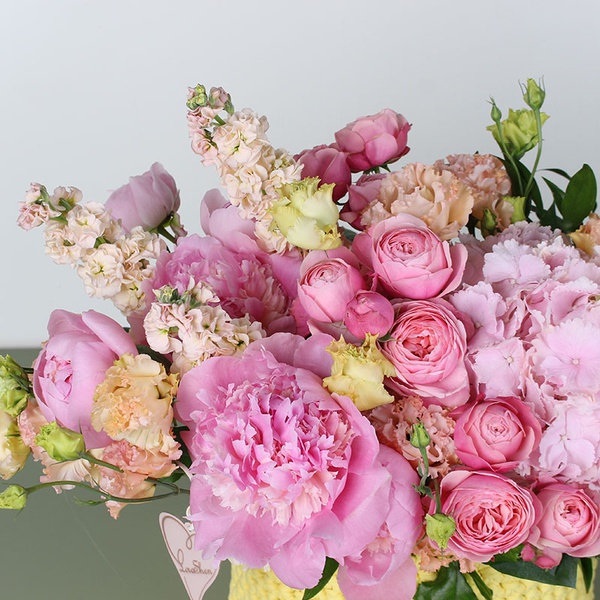 Floral arrangement "Marrakesh" bright moments