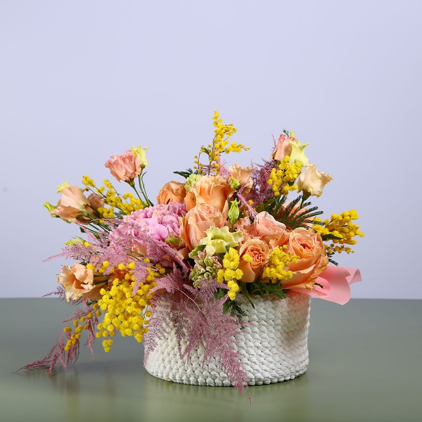 Floral composition "Marrakech" in peach tones