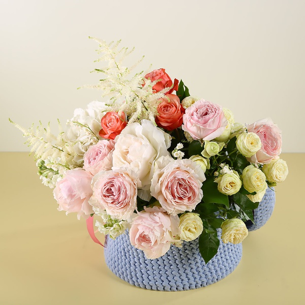 Floral composition "Marrakech" with garden roses