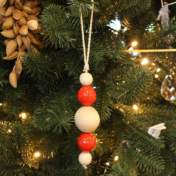 Eco pendant beads with red