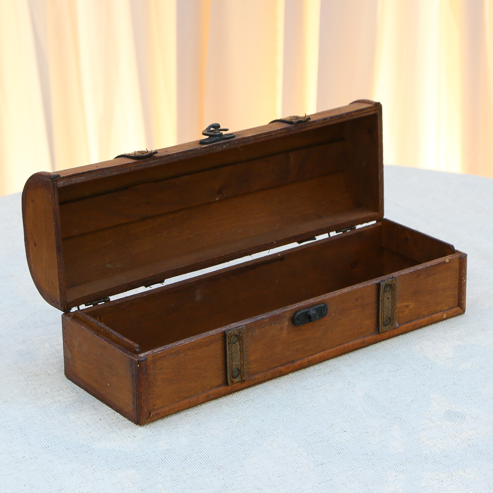 Vintage wooden chest (case)
