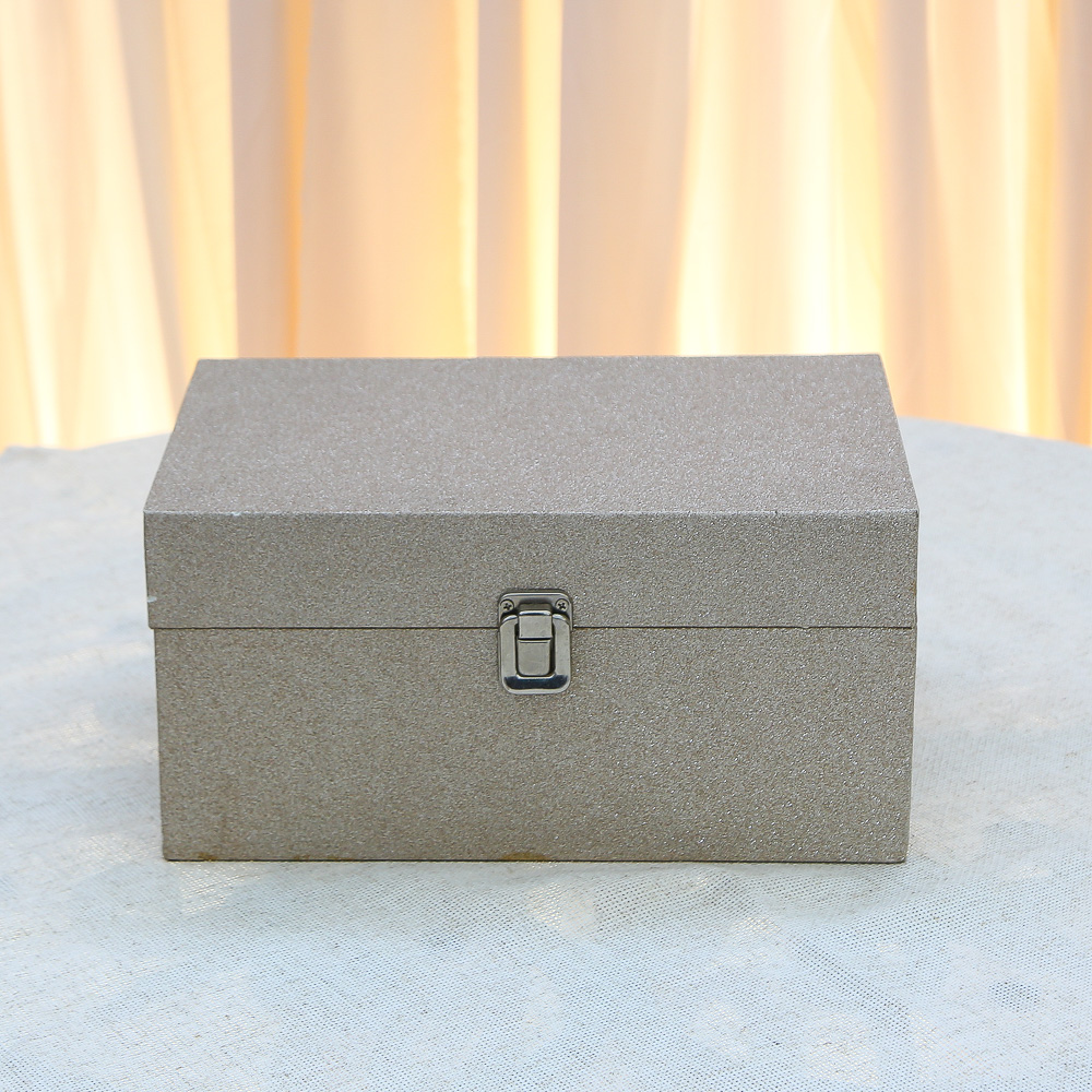 Elegant glitter box