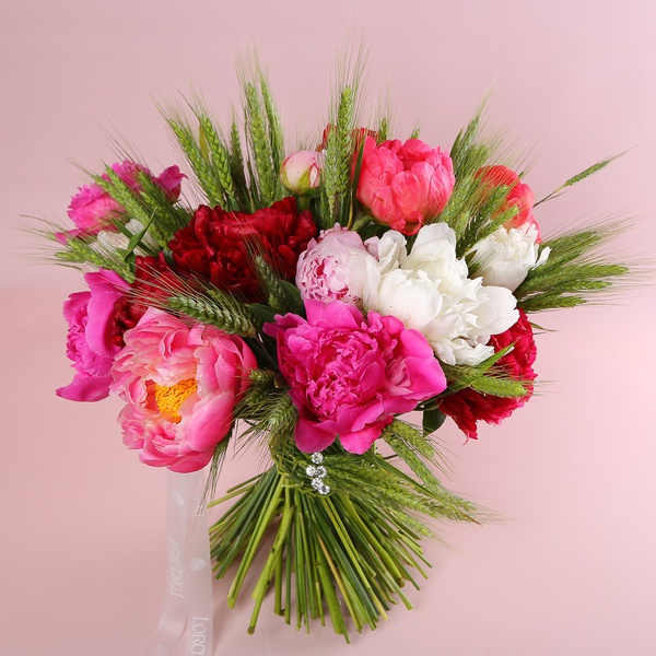 «Wildfield Bloom» is a bouquet of peonies and wheat М