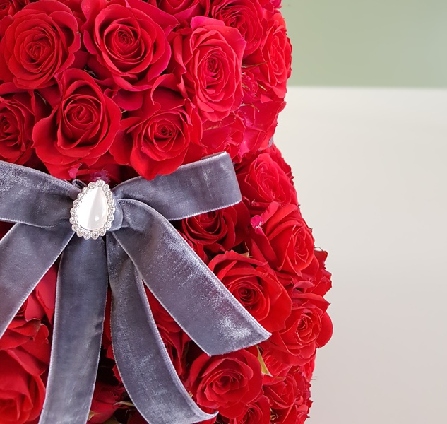 Floral composition "Teddy bear" of red roses