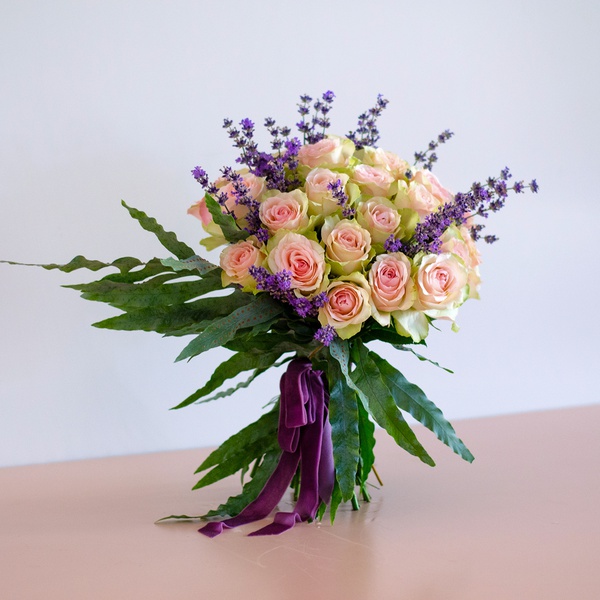Bouquet of roses and lavender