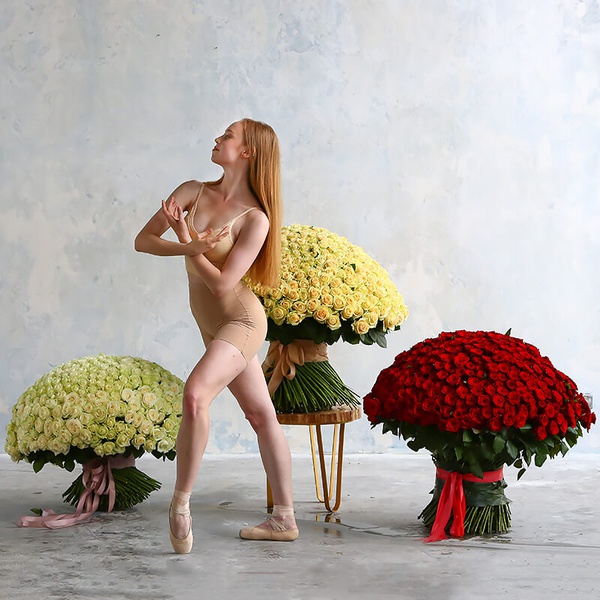 Set of bouquets of 1501 roses