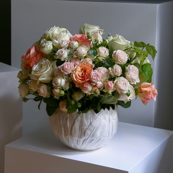 The "Whisper of Roses" interior arrangement