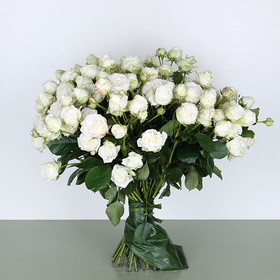 Bouquet of 35 white spray roses "Mama"