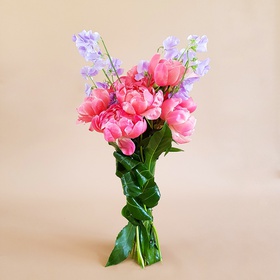Bouquet with peonies and latirus "My fair lady"