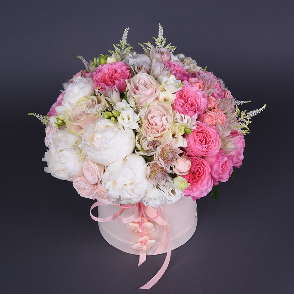 Premium flower composition in gentle colors