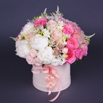 Premium flower composition in gentle colors