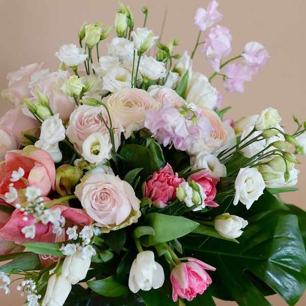 Delicate bouquet with calla lilies