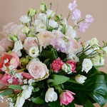 Delicate bouquet with calla lilies