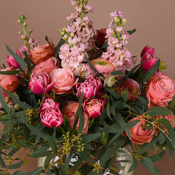 Bouquet in a vase "Peach praline"