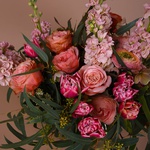 Bouquet in a vase "Peach praline"