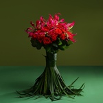Bouquet of 45 red roses and gloriosa