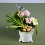 Composition in pots with muscarias