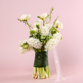 The elegant bouquet “Tender Dawn”